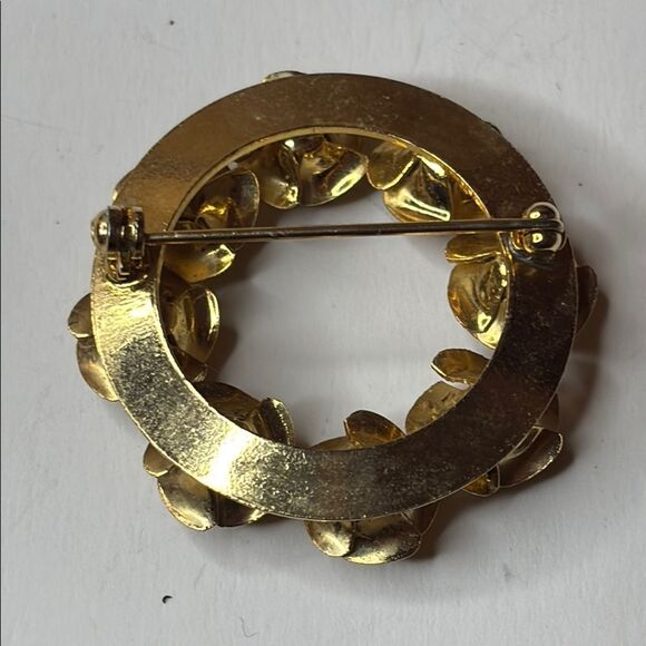 Vintage Gold Tone Textured Rose Circular Wreath Brooch 1950s/1960s - Picture 2 of 4